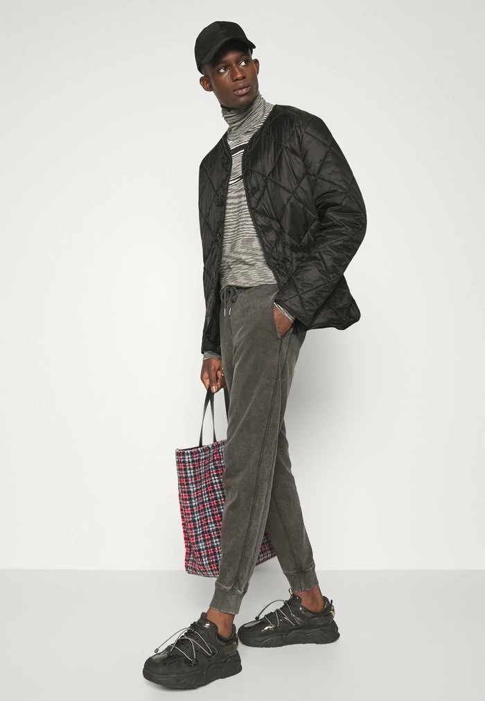 Barbour LIDDESDALE QUILT - Light Jacket - Black - Image 4