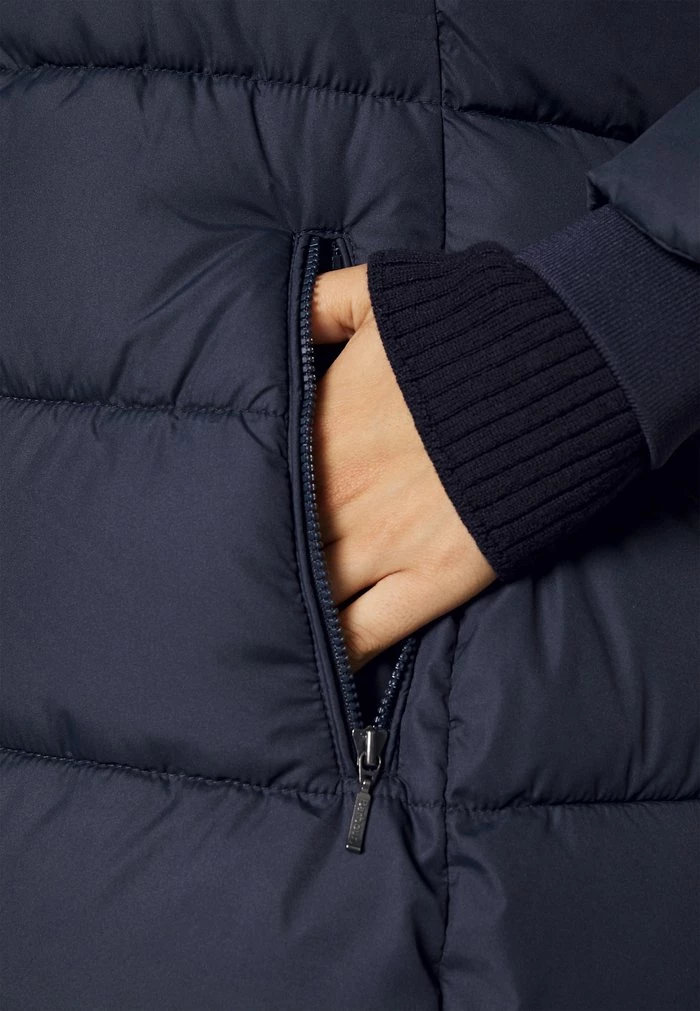 Barbour AVONDALE QUILT - Classic Coat - Dark Navy - Image 7