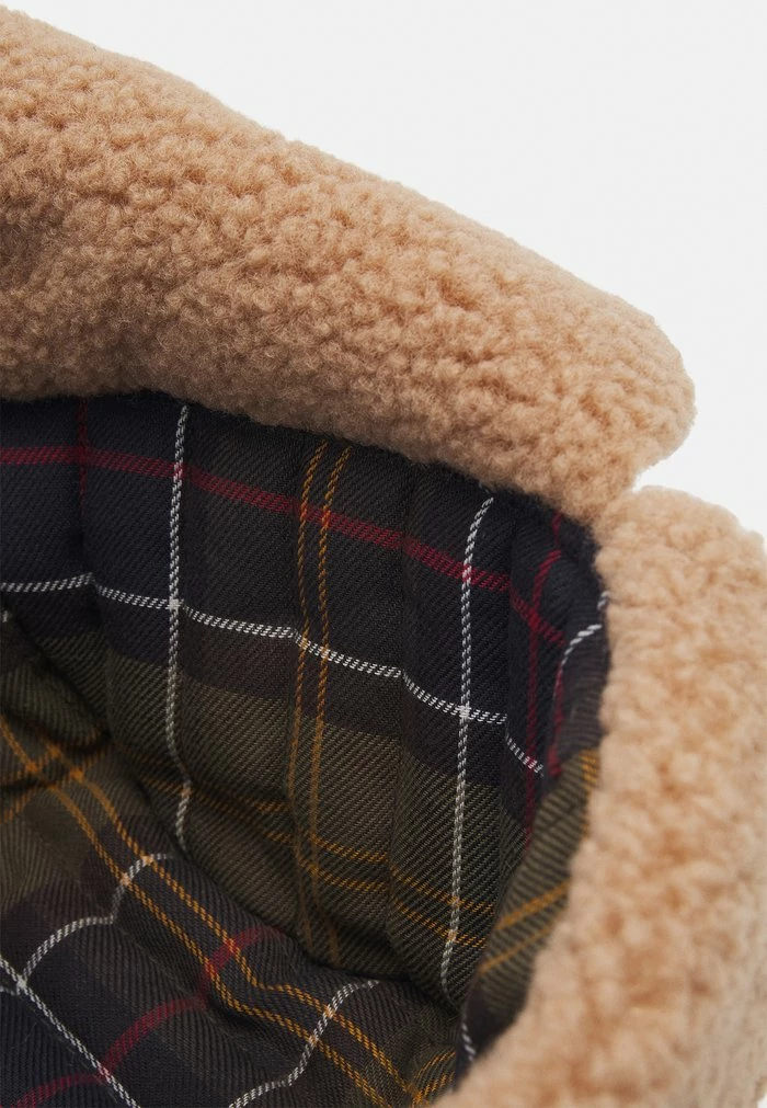 Barbour MORAR WAX TRAPPER UNISEX - Hat - Rustic - Image 5