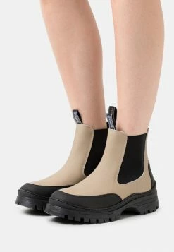 Barbour MORGAN - Platform Ankle Boots - Honey